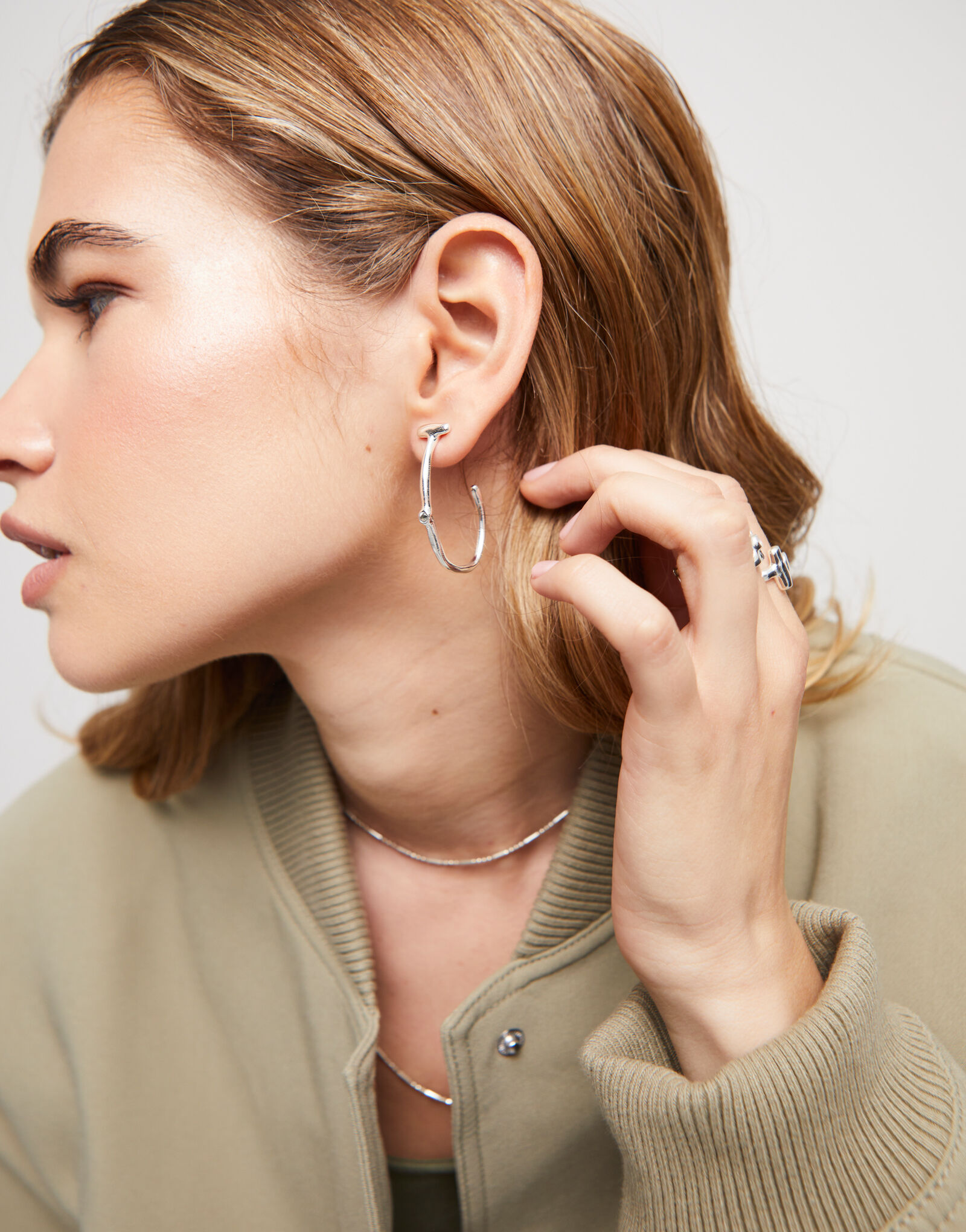 Women's hoop earrings | UNOde50 Canada